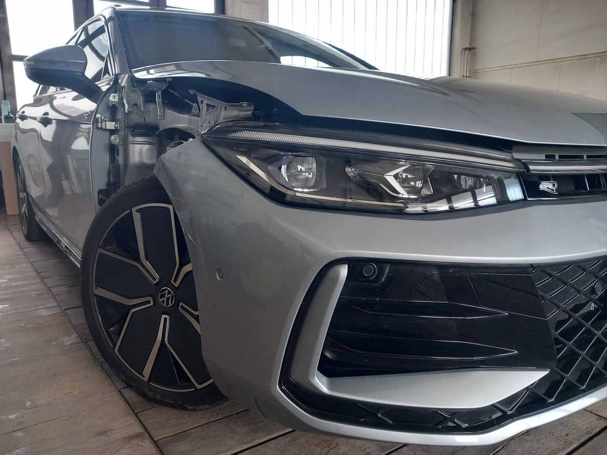 VW Passat Variant – popravilo karoserije in profesionalno barvanje, RIBNIKAR Kranj