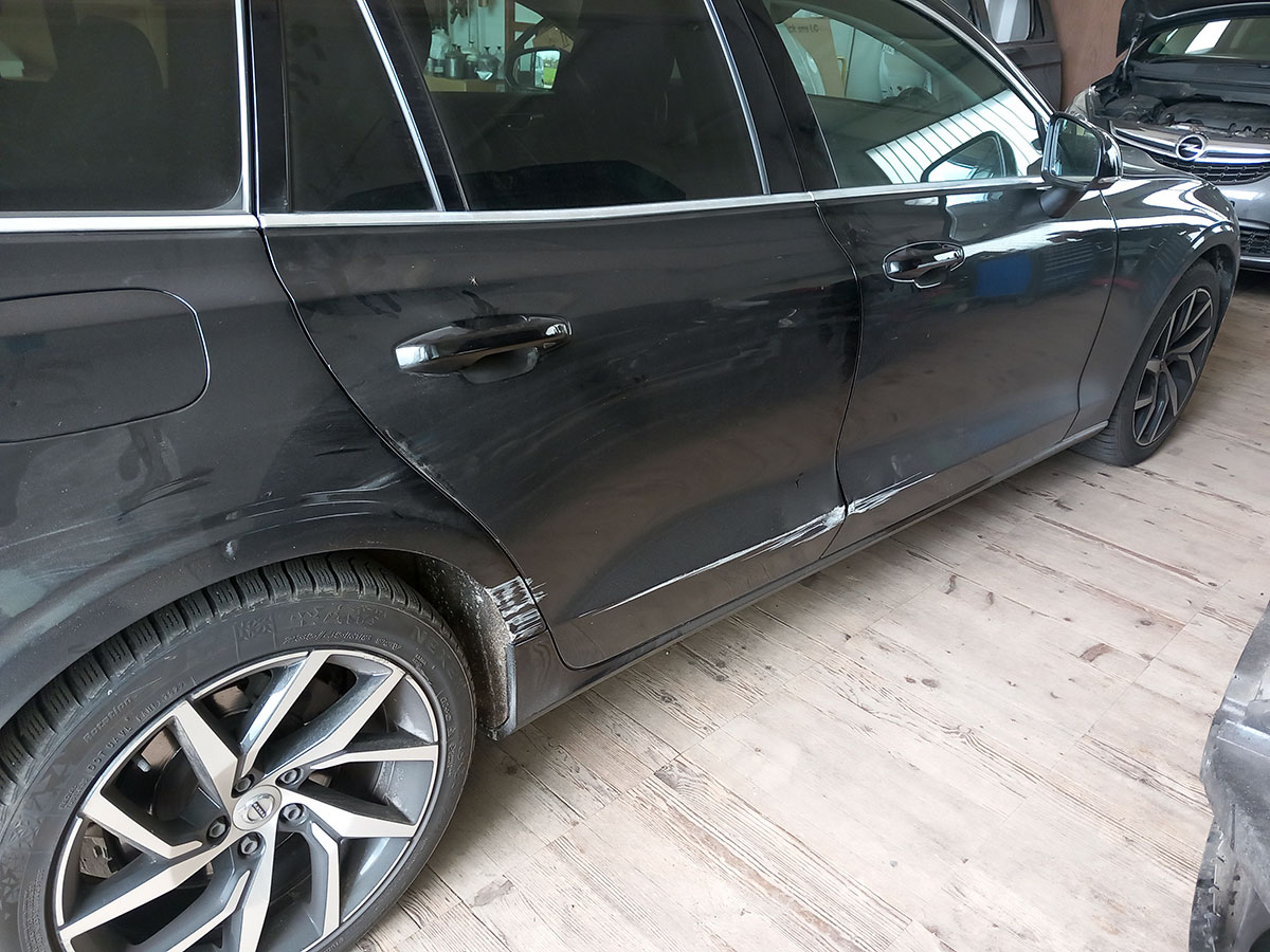 popravilo poškodbe karoserije v avtokleparski delavnici Kranj