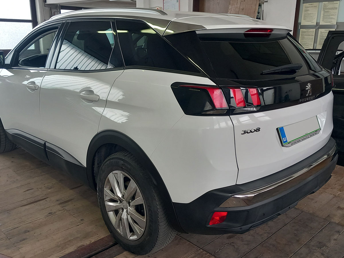 popravilo poškodbe karoserije v avtokleparski delavnici Kranj